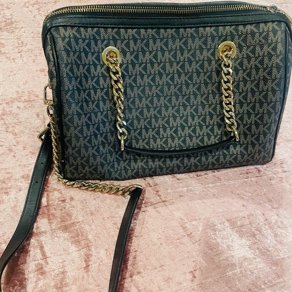 Michael Kors monogrammed crossbody purse - Picture 4 of 4